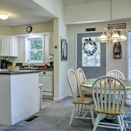 Spacious Home With Deck, Grill And Delaware River View Callicoon Bagian luar foto