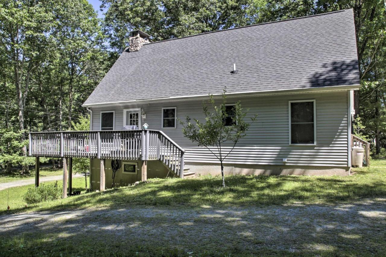Spacious Home With Deck, Grill And Delaware River View Callicoon Bagian luar foto