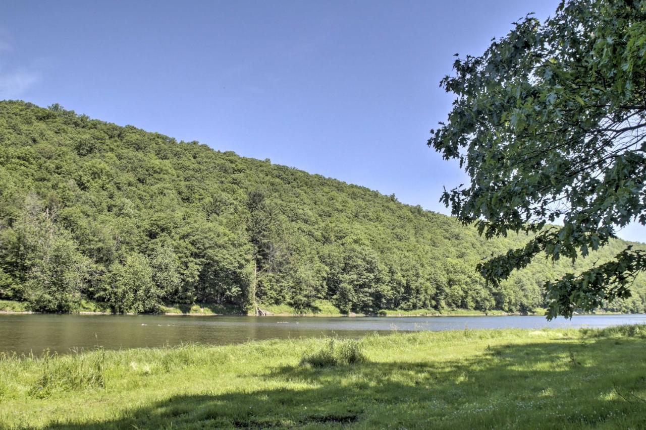 Spacious Home With Deck, Grill And Delaware River View Callicoon Bagian luar foto