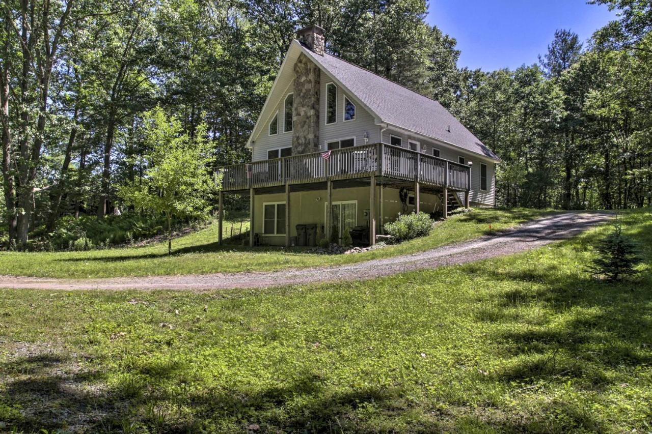 Spacious Home With Deck, Grill And Delaware River View Callicoon Bagian luar foto